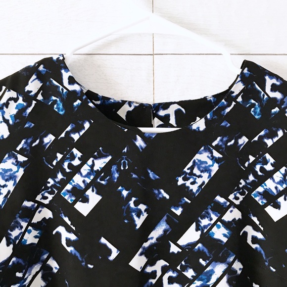 Black Blue Graphic Print Shift Dress - Picture 6 of 8